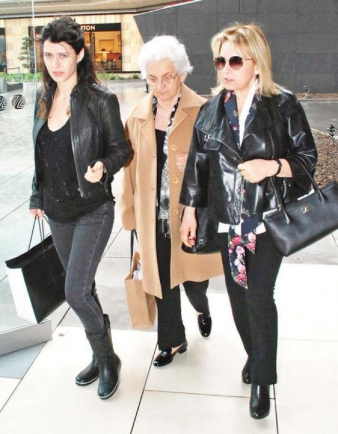 Beren Saatın anası revmatizma xəstəliyindən əziyyət çəkir