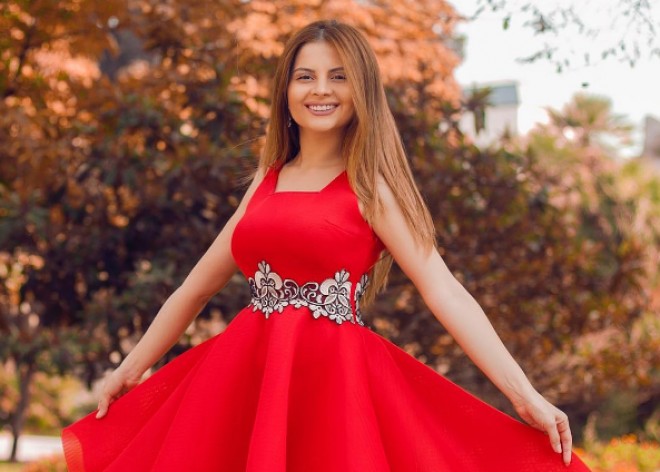 Aynişan xoşbəxt olmağın yolunu göstərdi: “İnsan özü özü ilə xöşbəxt olmalıdır”