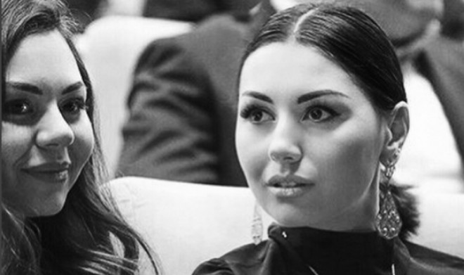 Safuranın bacısı ilə fotoları