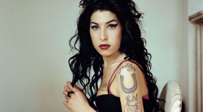 Vəfat edən müğənninin həyatına aid film çəkiləcək