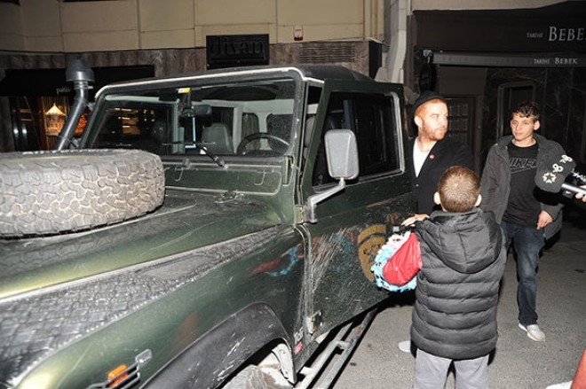 Müğənni çətin vəziyyətdə qaldı - fotolar