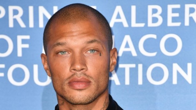 “Ən yaraşıqlı məhbus” boşanır