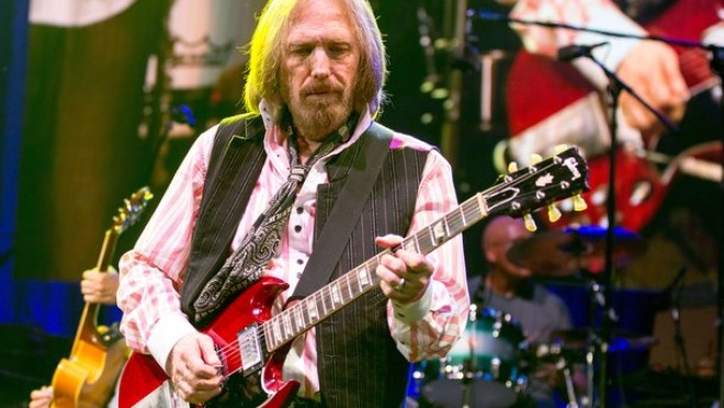 Əfsanəvi rok ifaçısı 66 yaşında vəfat etdi - foto