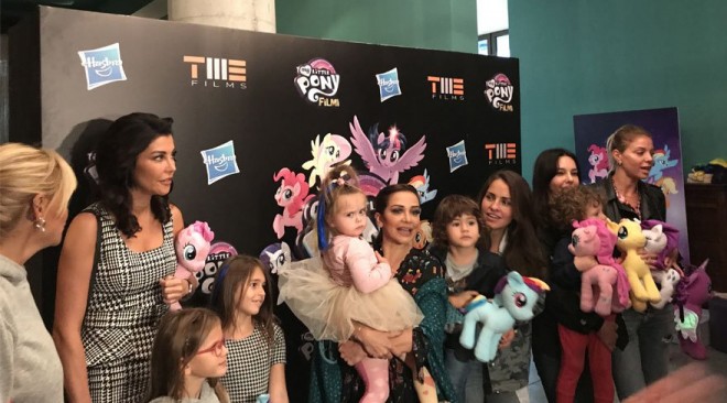 Məşhurlar çizgi filminin qalasında