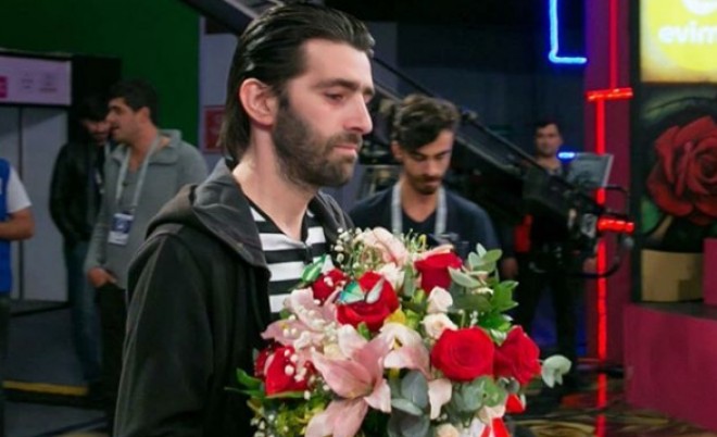 Elşad Xose: “Sizcə bu güllər kimin üçün idi?” - foto