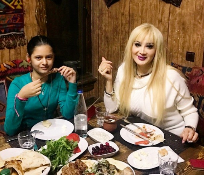 Məleykə Əsədovanın Güləri ilə yeni fotoları