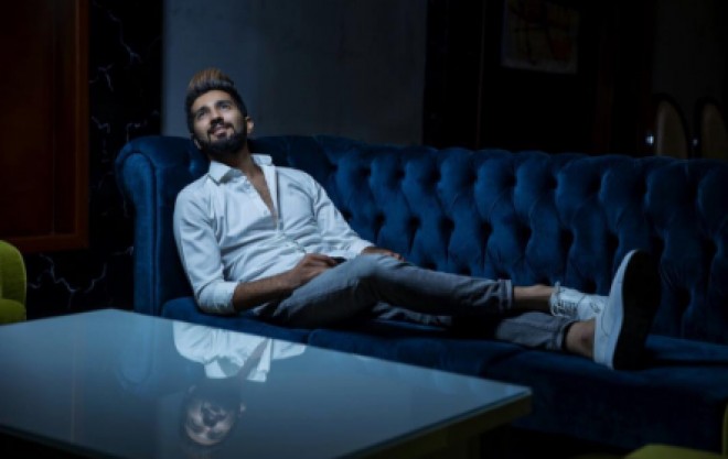 Əhməd 3 il gizlətdiyi mahnısını paylaşdı – video