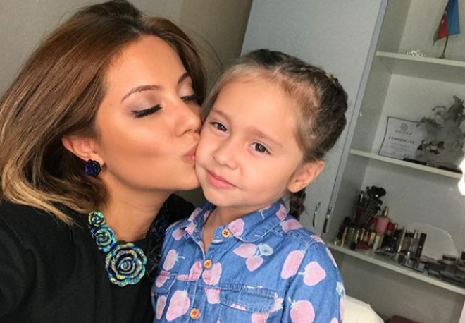 Ayanla qızından əyləncəli video