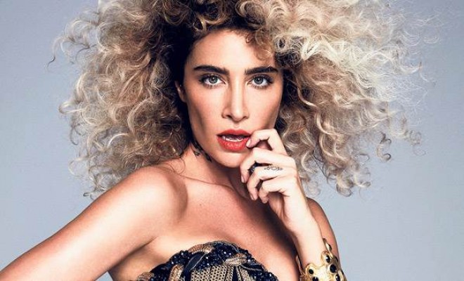 Sıla sevənləri üçün konsert verib