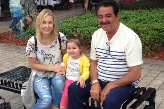 İbrahim Tatlısəs&nbsp; qızı üçün oyuncaq mağazası alıb