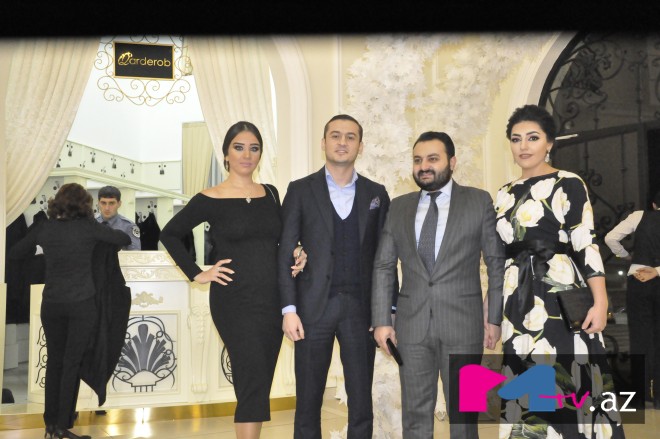 Məşhurlar xanımları ilə - foto