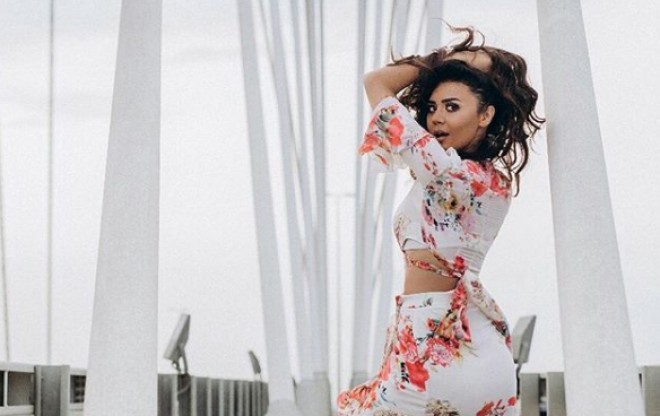 Oksanadan cazibədar foto