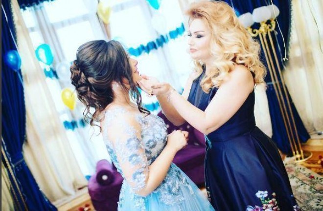 Könül Kərimovanın qızına xına qoyurlar