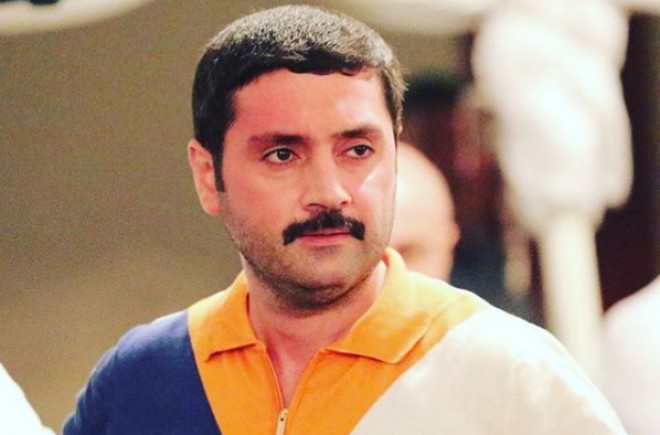 İzzət nəhayət göründü və danışdı