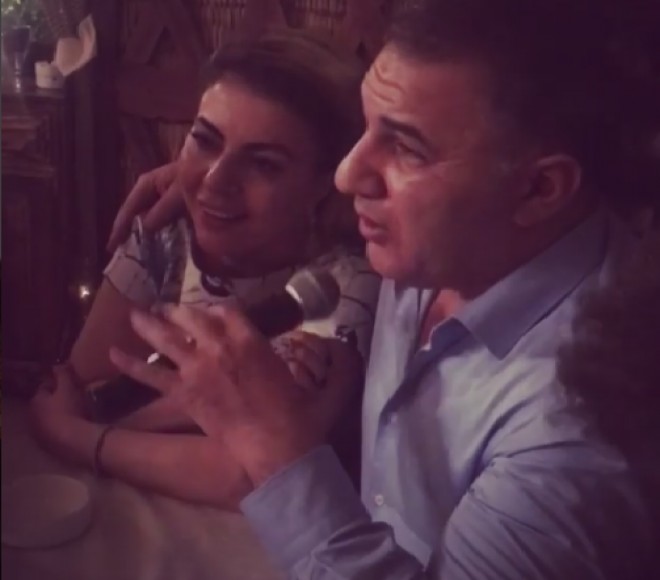 Sənətçilər toplaşdılar və xor oxudular - video