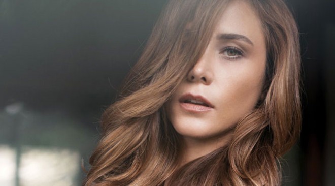 Aktrisanın su altında fotoları