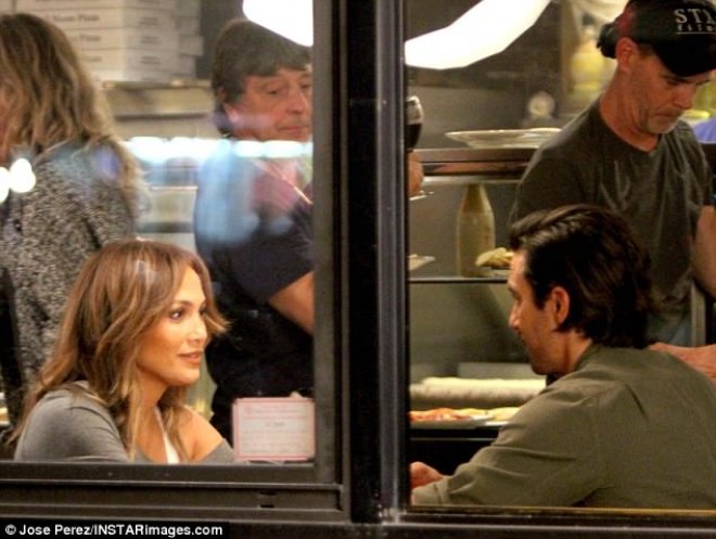 ​Ceylo romantik film üçün kamera qarşısında&nbsp;