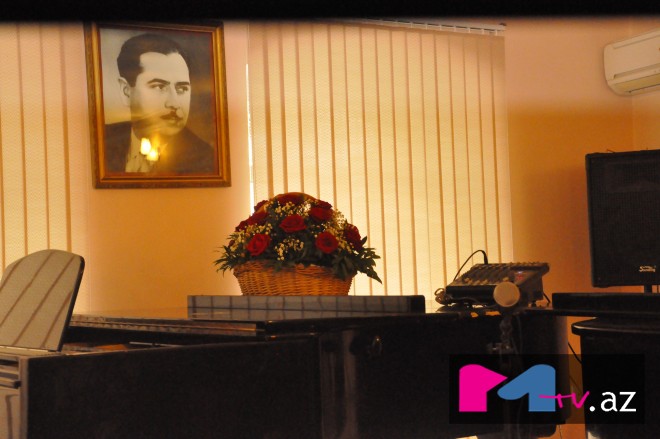 Məktəblilər lirik musiqimizin ustadını unutmadılar - Tofiq Quliyevi andılar – foto