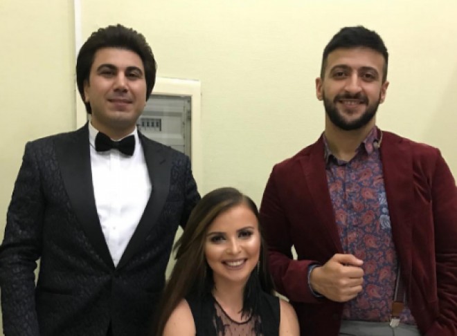 Sevdanın həmkarları ilə fotosu