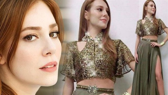 Türk aktrisanın ayaq dekolteli libası - foto