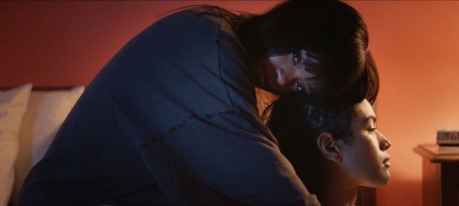 Rihanna rəqqasənin saçlarını niyə kəsib? - video