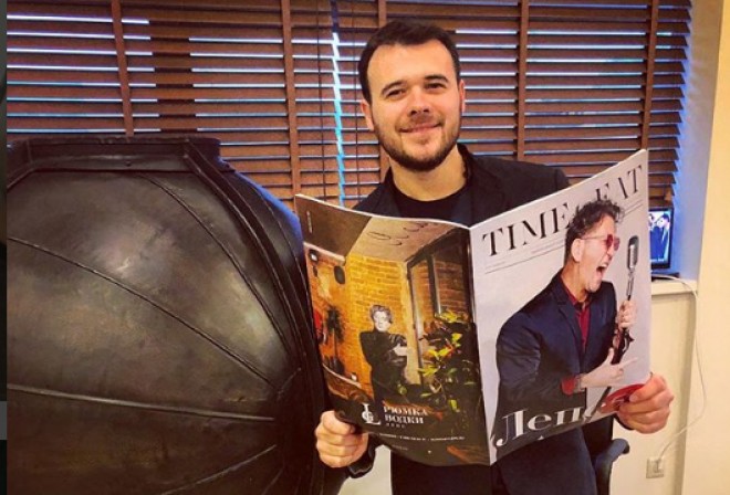 Emin anası ilə rəqs etdi - video