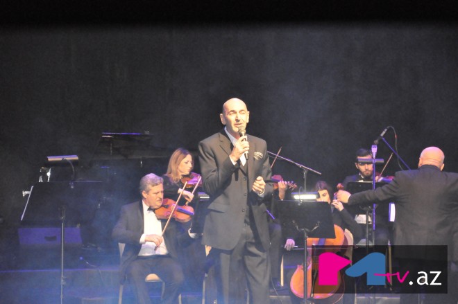  Özünəməxsus ifası ilə məşhurlaşan İlqar Muradovun möhtəşəm konsertindən reportaj - foto