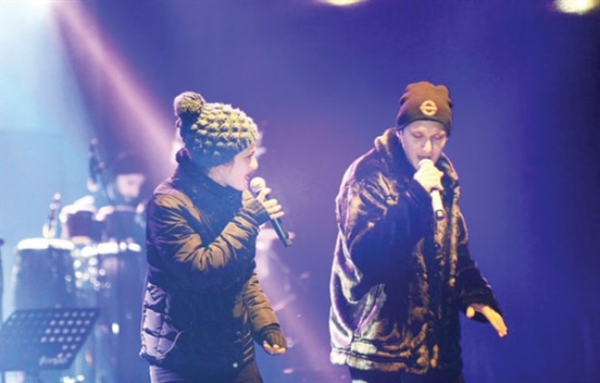 Müğənni virusa yoluxub