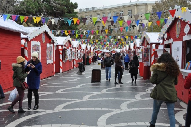 “Soyuq əllər, isti ürək”&nbsp;xeyriyyə yarmarkasına start verilib