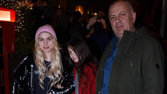 Aleyna Tilki ailəsi ilə göründü