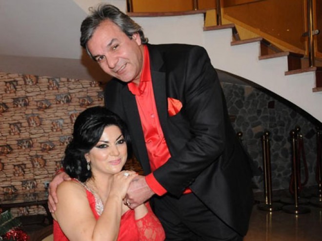 Boşanacağı iddia olunan cütlük qucaqlaşdılar