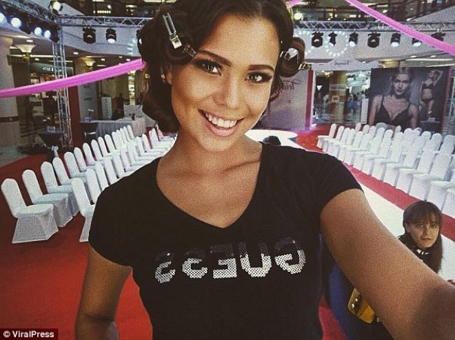 Model faciəli şəkildə ölüb