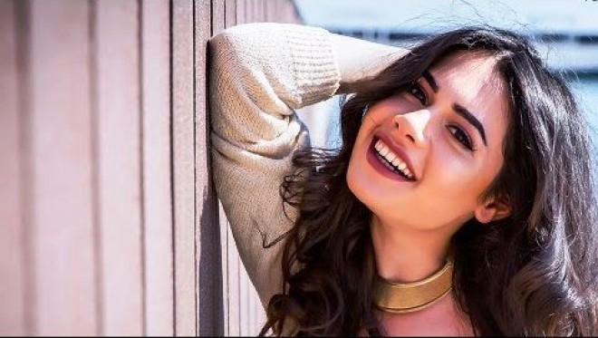 Samirə Əfəndi klassik geyimdə – foto