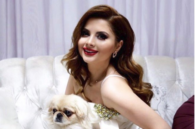 Aynişanın iti ilə fotosu