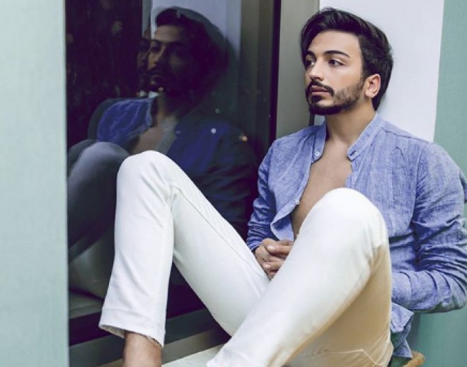 Sənandan fərqli fotolar