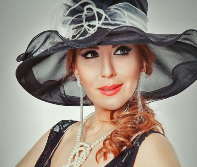 Fidan Hacıyeva ərinin boynuna sarıldı