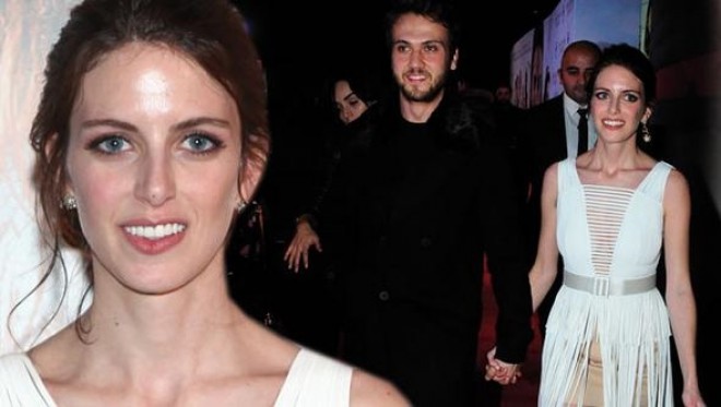 Ayrıldıqları iddia edilən cütlük əl-ələ - foto