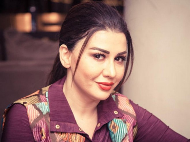 Rəqqasə bu dəfə uzun geyindi