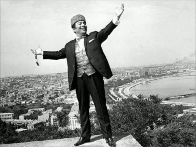 Rəşid Behbudovun anadan olmasından 102 il ötür