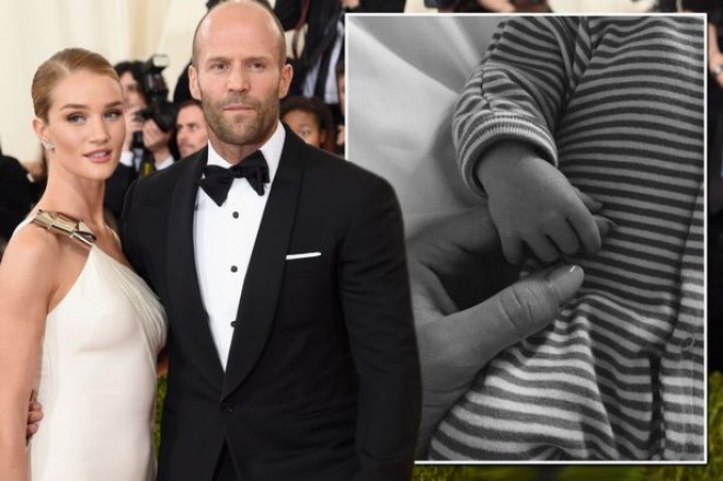 Rozi 5 aylıq övladını göstərdi