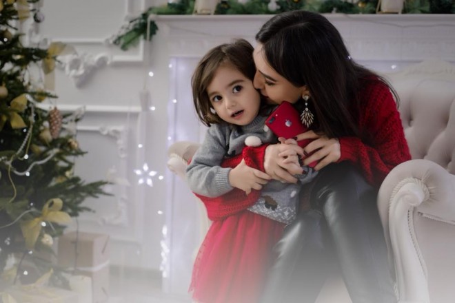 Günelin qızı ilə yeni fotosessiyası