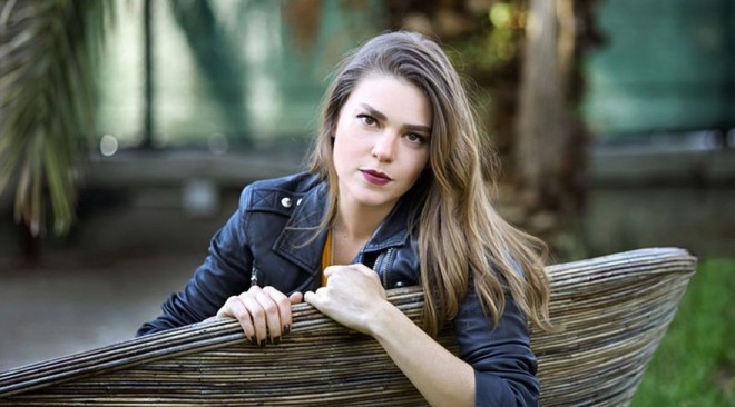 Aslı Enverin geyim seçimləri bəyənilməyib