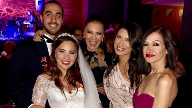 Yeşim Salkım qızını ərə verib