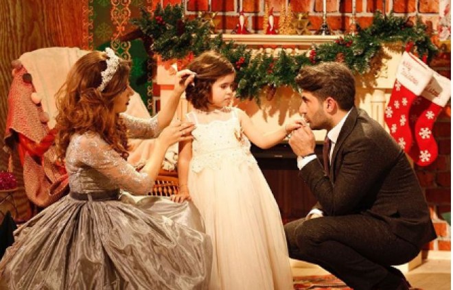 Teleaparıcı qızının simasını göstərdi-&nbsp;foto