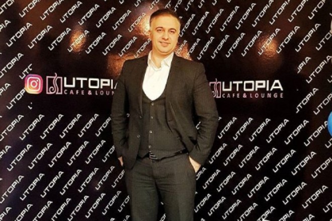 Hüseyn qızları ilə birlikdə