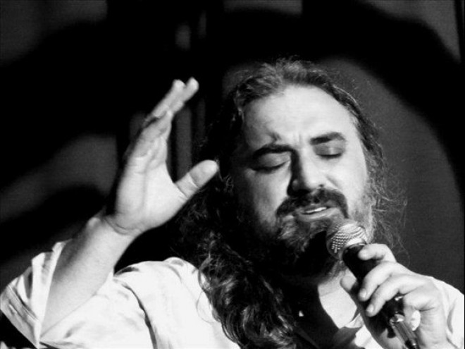 Müğənnini vətən xaini adlandırdı