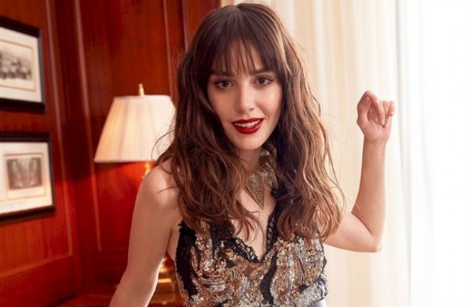 Aktrisadan fərqli fotolar