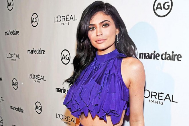 Sevgilisi Kayli Cennerə avtomobil hədiyyə edib