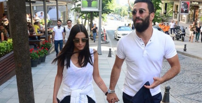 Aslıhan Doğan hamiləlik xəbərlərindən danışdı