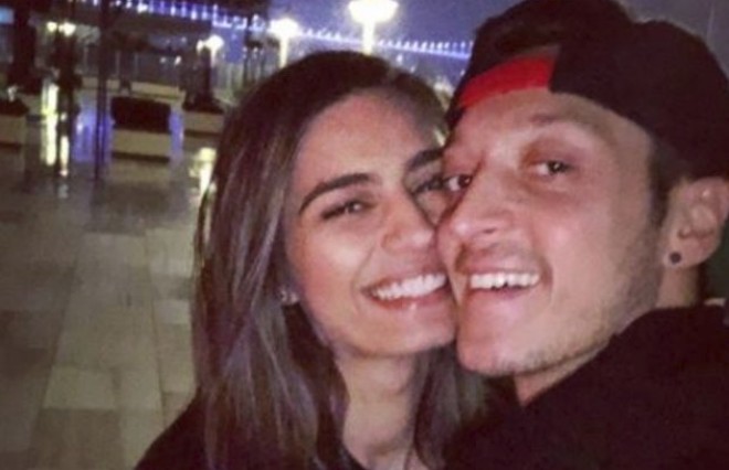 Aktrisa öpüşməyəcəyinə söz verdi